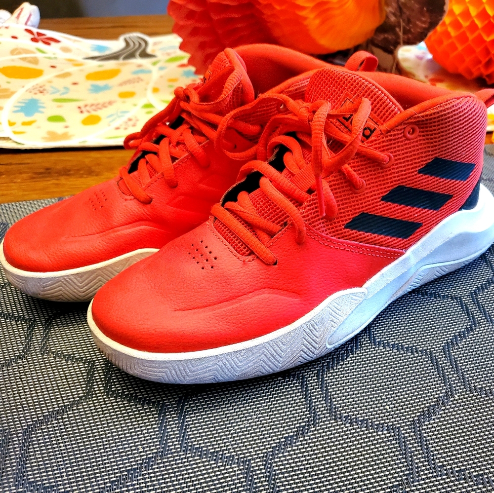 Big boys size 4 Adidas Athletic shoes